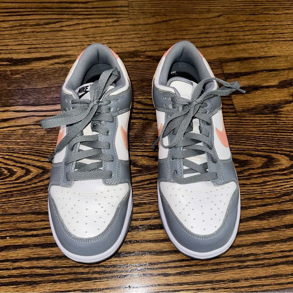 Nike Dunk low size 8